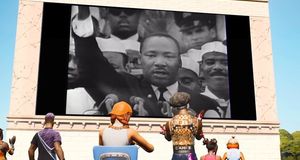 Vídeo Una marcha a través del tiempo